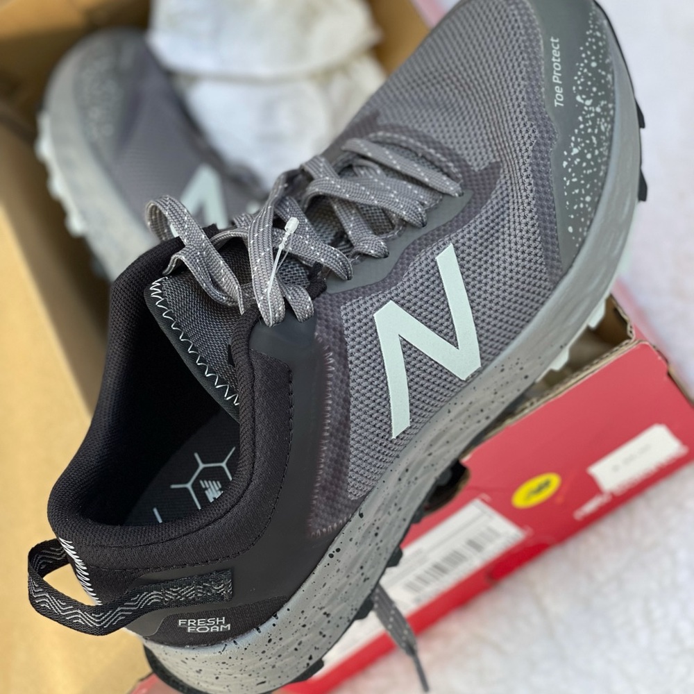 Mens New Balance Trail Running 7.5 4E New Sneakers